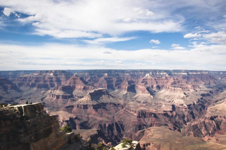 Las Vegas to Grand Canyon: How to Get There and 7 Stops Along the Way