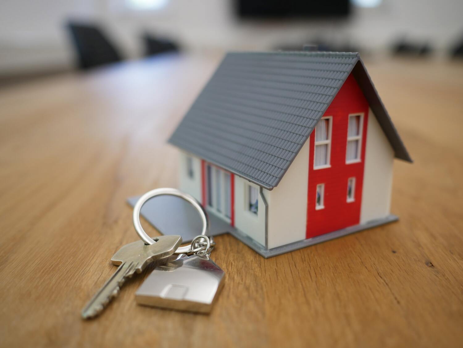 A house and set of keys.