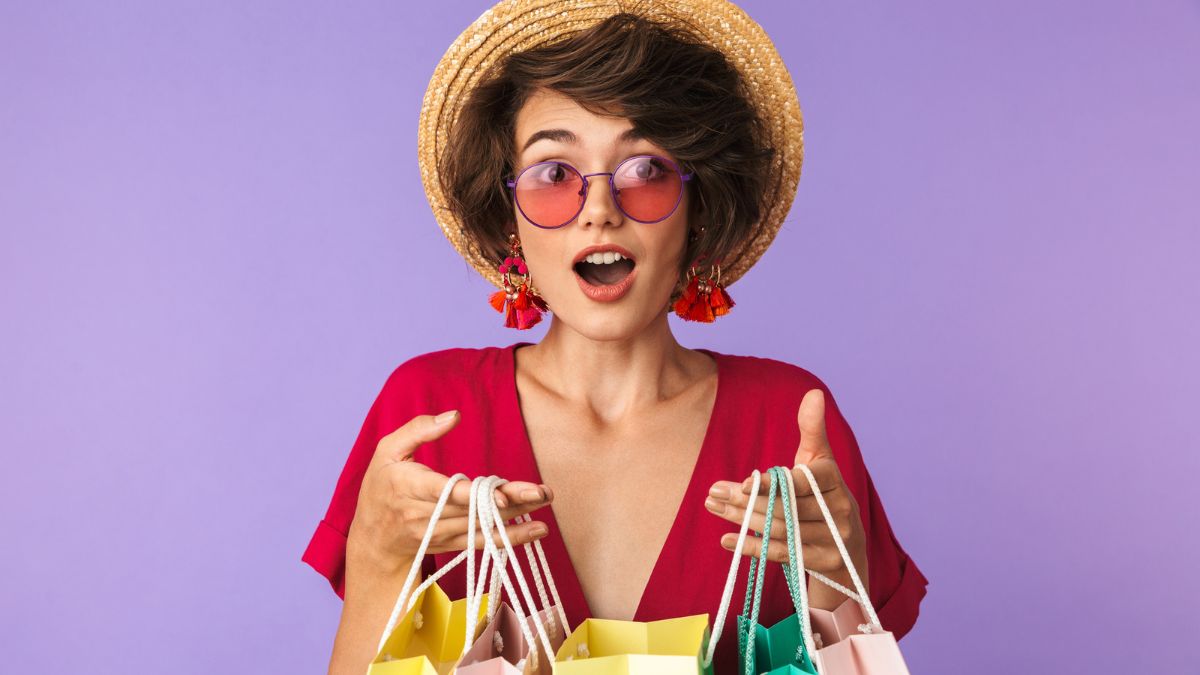 woman shopping with sunglasses