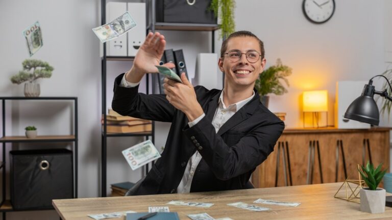 8 Essential Tips for Building Lasting Wealth