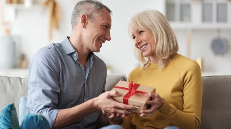 60 Heartfelt Gifts to Celebrate a Woman’s Retirement in Style