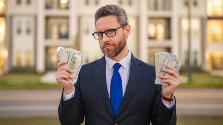 4 Foolproof Strategies to Build Wealth While Full-Time Job