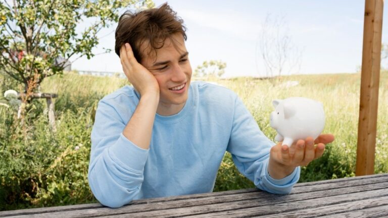 5 Sneaky Mental Biases That Steer Your Spending and Saving