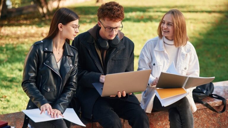 7 Smart Alternatives to Formal Education as College Tuition Soars