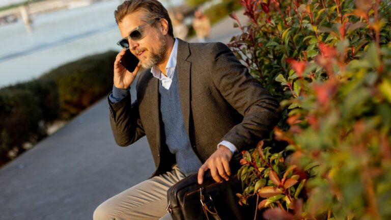 7 Winning Strategies Emotionally Intelligent Leaders Use to Thrive  New