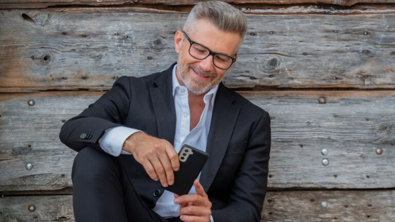 5 Secret Success Stories of People Who Retired Before 30