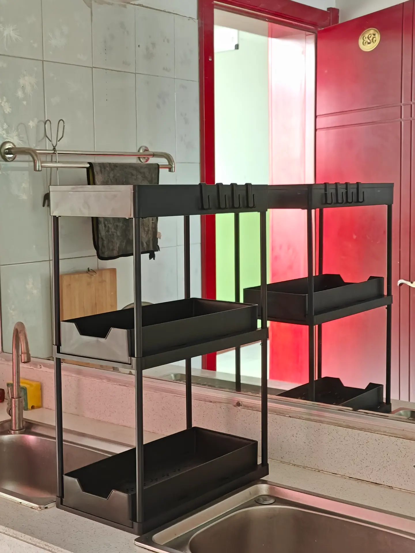 Multi-Level Mobile Storage Cart