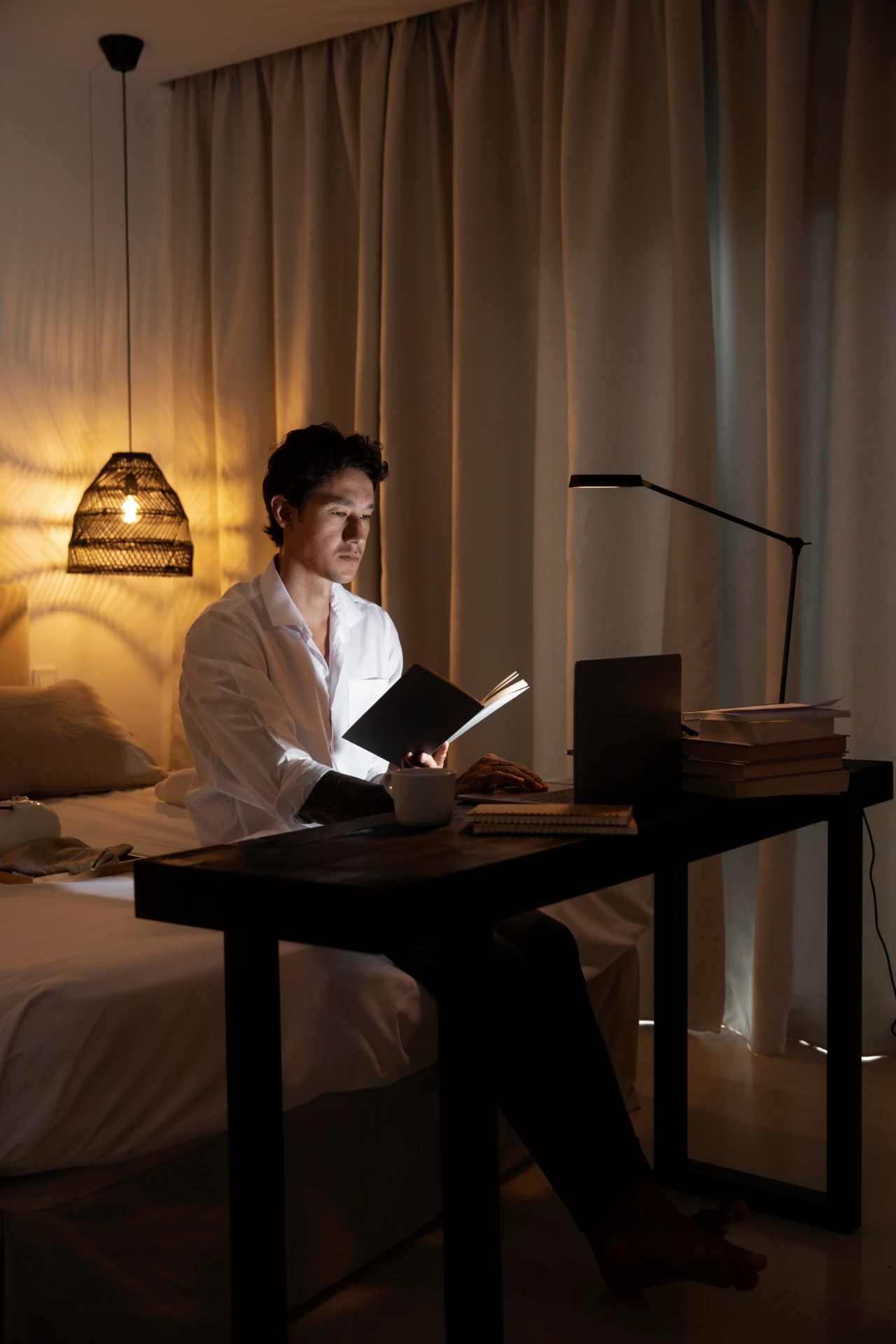 Task Lighting with Desk Lamp
