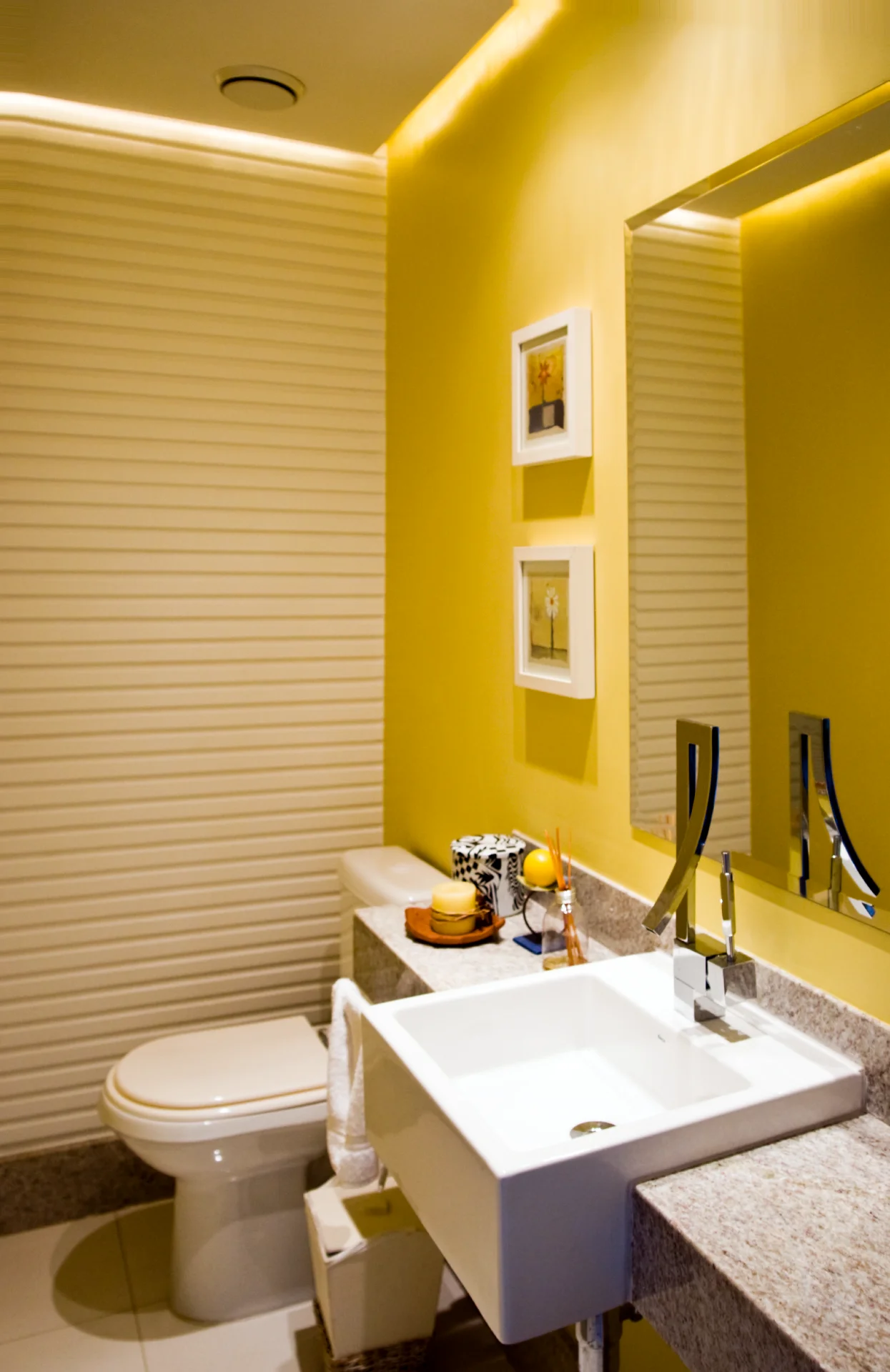 Horizontal Ribbed Tile Backsplash