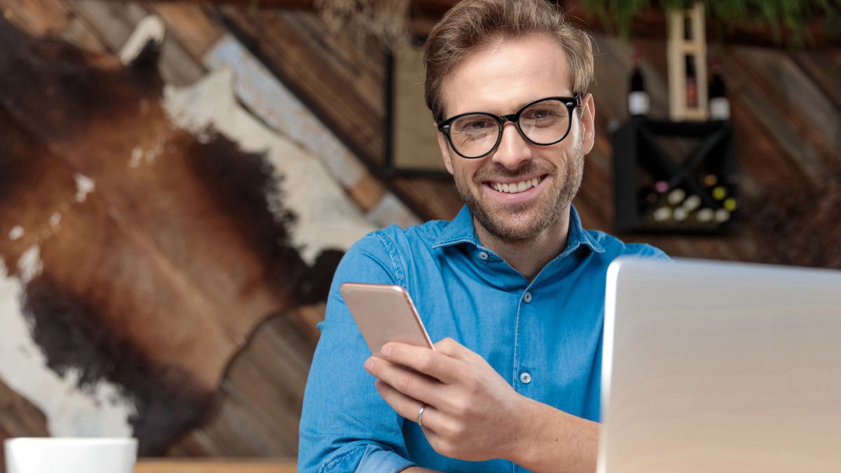 Man making business phone calls